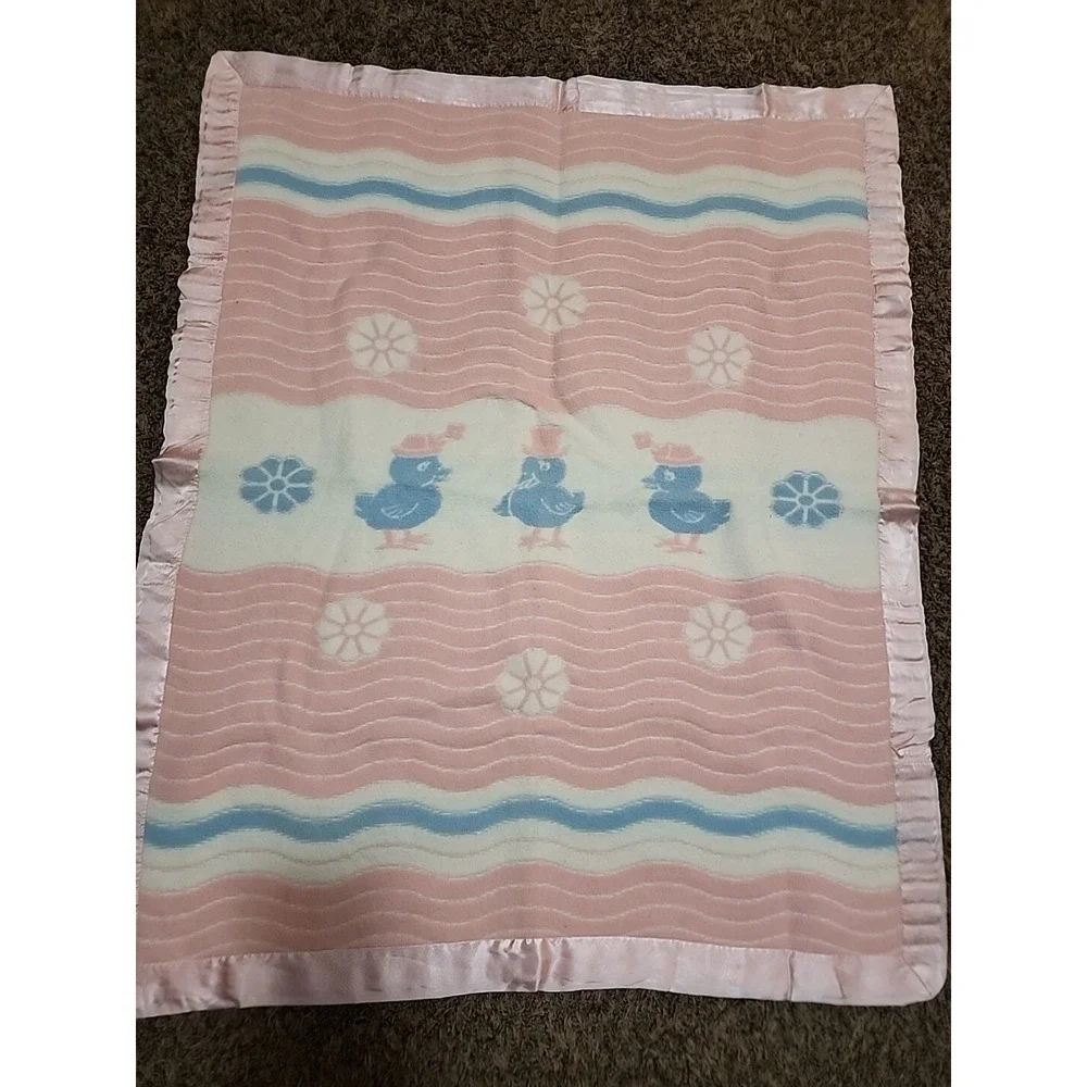 Vintage 1950's Esmond blue PINK Satin Trim BABY‎ Blanket chickens chicks Ducks